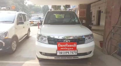 Bihar : No cremation even after 52 hours of death after being crushed by DM's car in Madhepura;