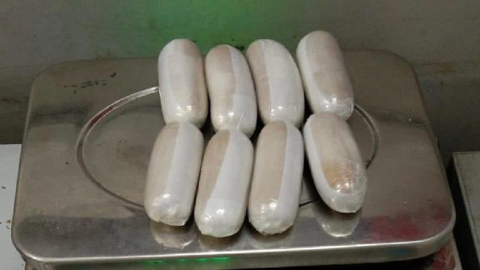 Accused arrested with 1841 grams of gold paste at IGI Airport