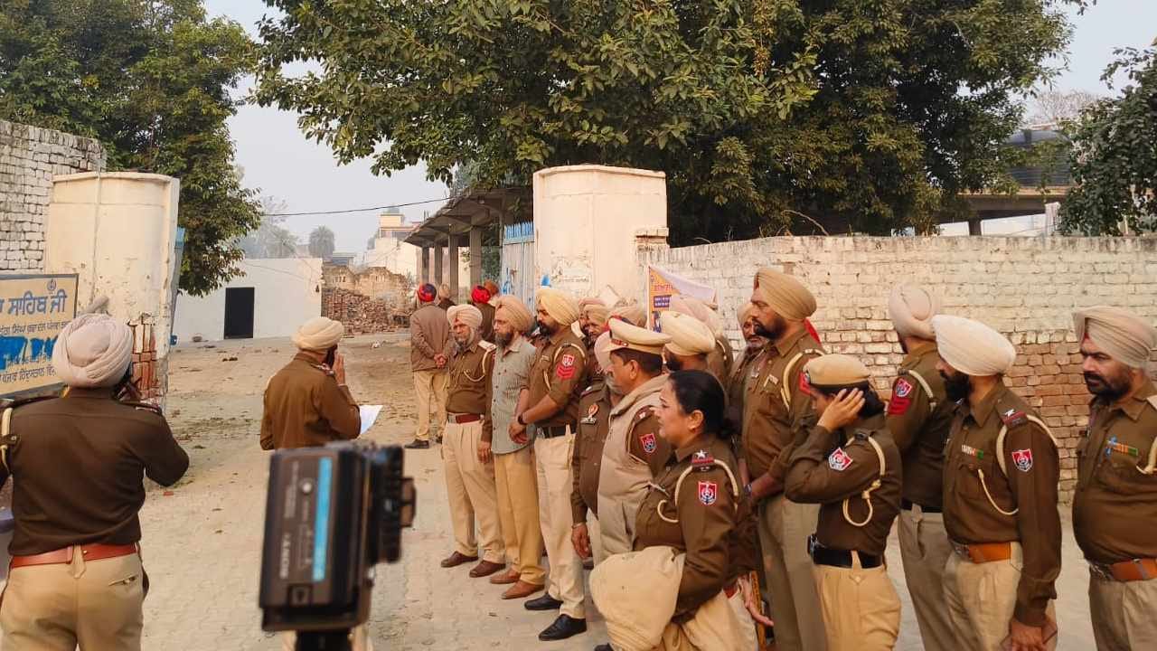 Home guard jawan died and 10 policemen injured after Nihangs open fire in Punjab