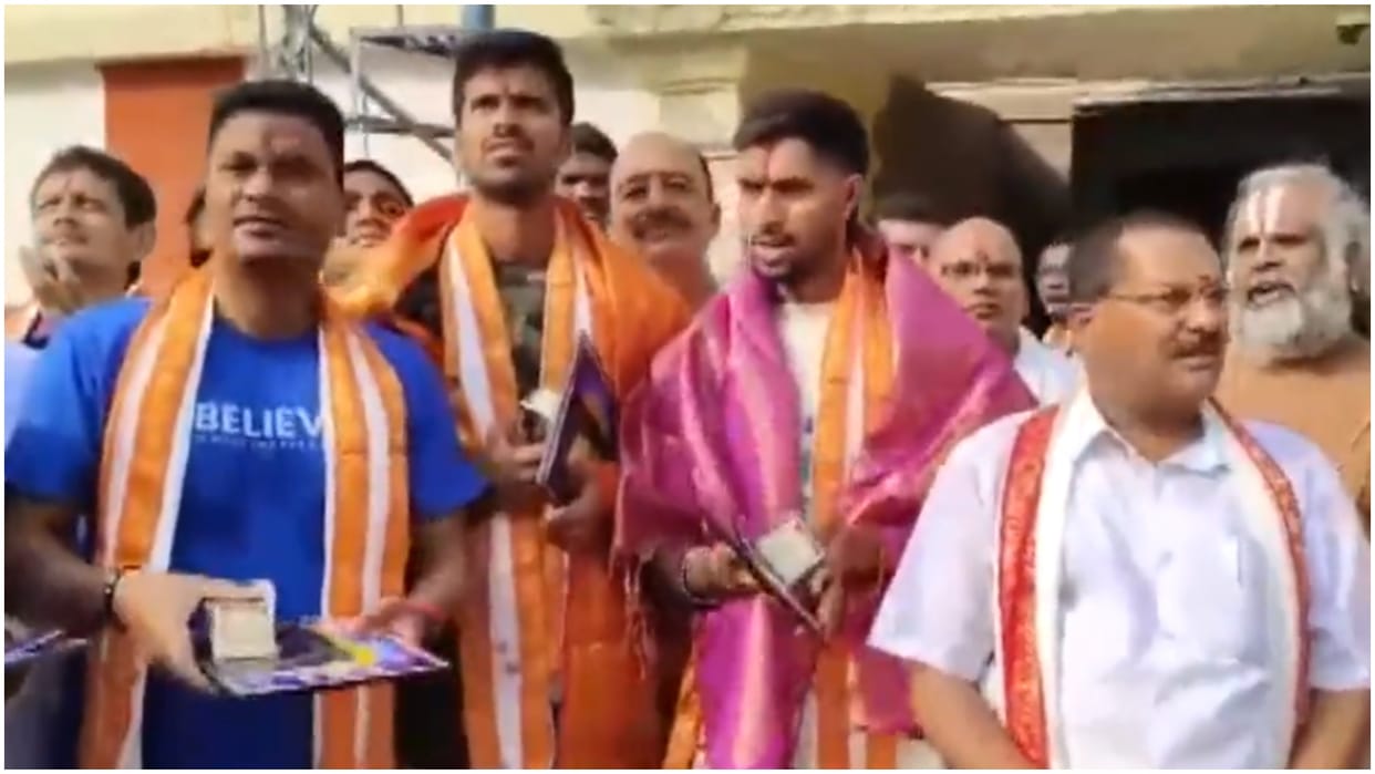 IND vs AUS 1st T20: Tilak Verma and Washinton Sundar reached temple before T20 series against Australia, Video
