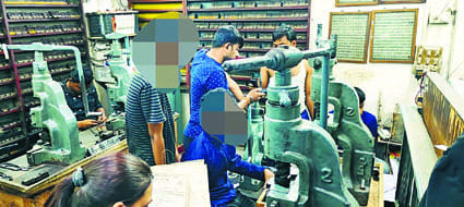 Indore: Bullion factories were using children brought from Kolkata to do child labour, six children were freed