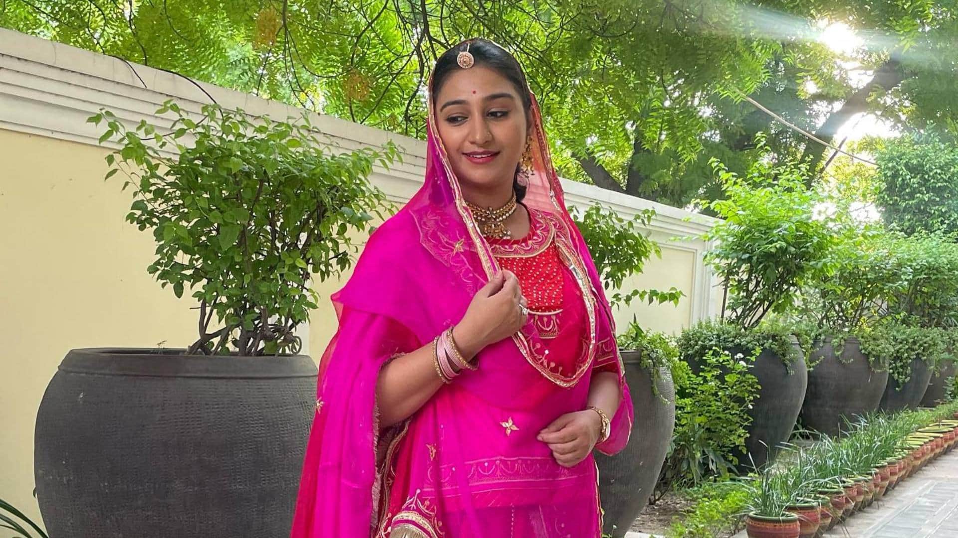 Saree Tips for newly bride how can i stick pallu of saree on head