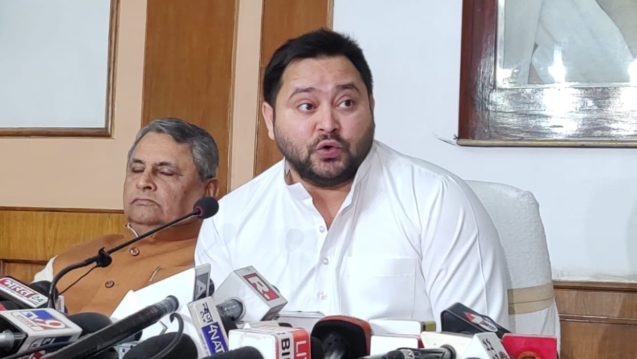 Bihar: Tejashwi Yadav talked about reservation and special status, targeted PM Narendra Modi; grand alliance