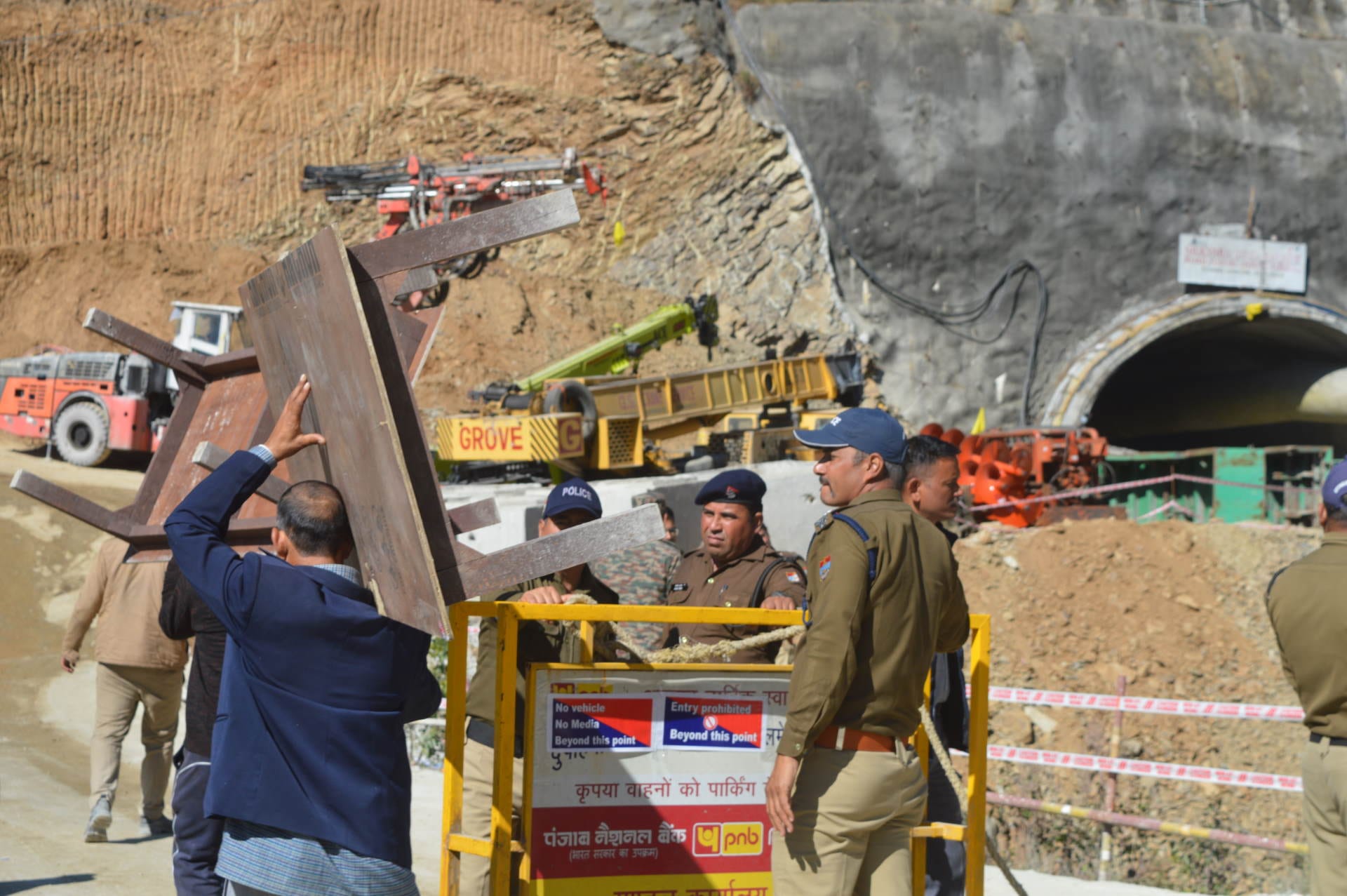 Uttarkashi Tunnel Rescue Updates: Favorable Conditions For Drill Even From Above Tunnel vertical drilling