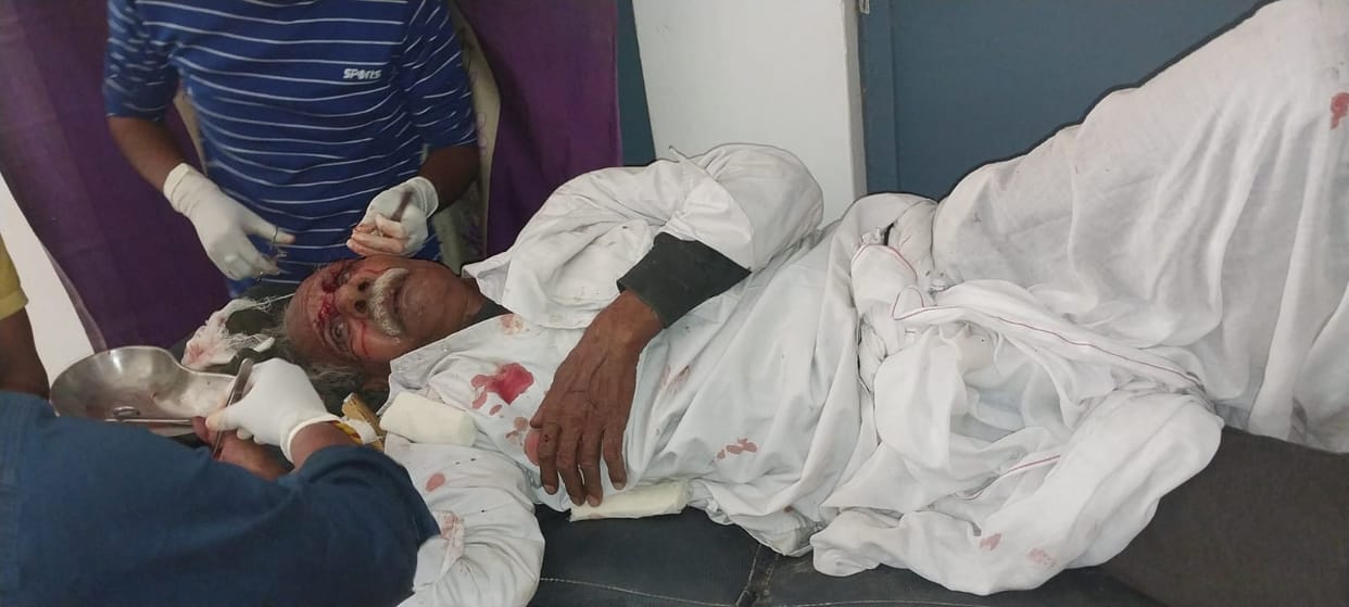 road accident in Azamgarh: Eight members of the same family going to attend a wedding injured