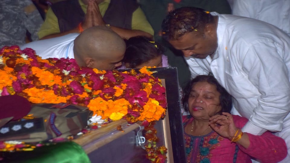 Captain Shubham Gupta last journey Mother became unconscious father proudly saluted his son
