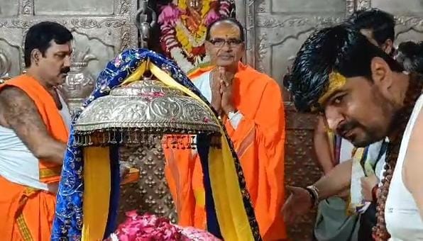 MP Election: Chief Minister Shivraj on religious visit before counting of votes, special worship done