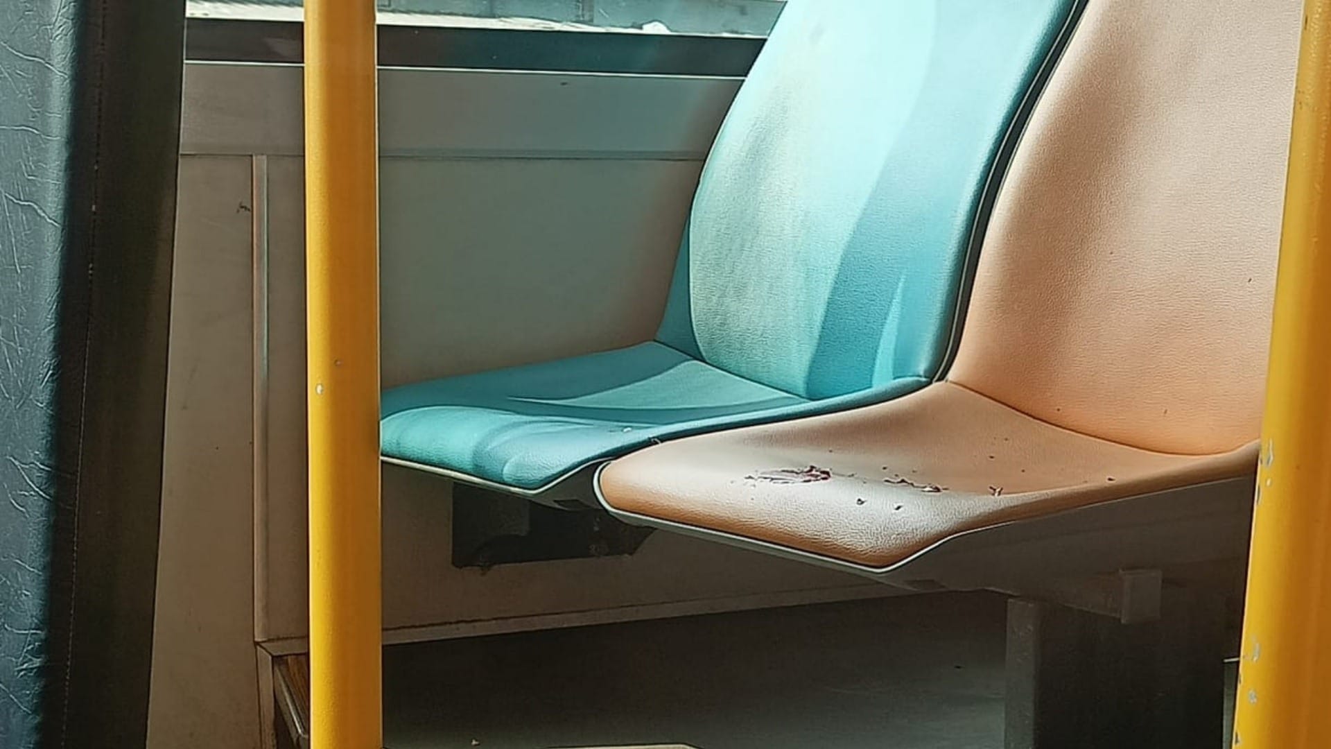 Engineering student attacks bus conductor with chapapad, condition critical due to neck injury