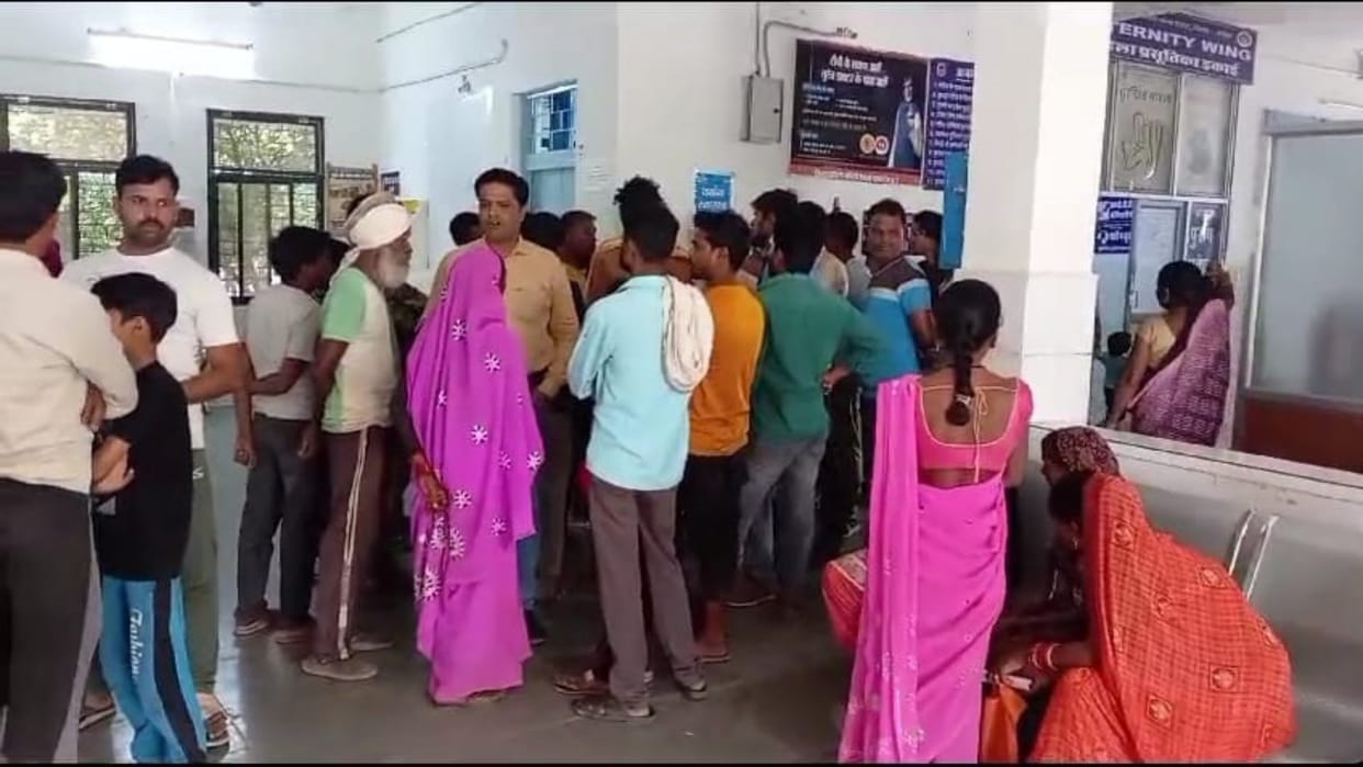 First husband killed his divorced wife by stabbing her at her in laws house in Damoh