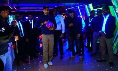 Harbhajan Singh: देहरादून पहुंचे भज्जी का जोरदार स्वागत, बस इस सवाल पर उखड़े अंदाज में बोले...नो कमेंट Harbhajan Singh reached Dehradun said no comment on World Cup defeat Sports cricket news