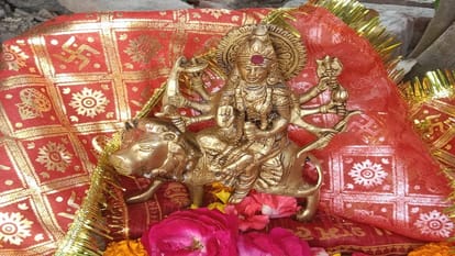 मां दुर्गा की प्रतिमा