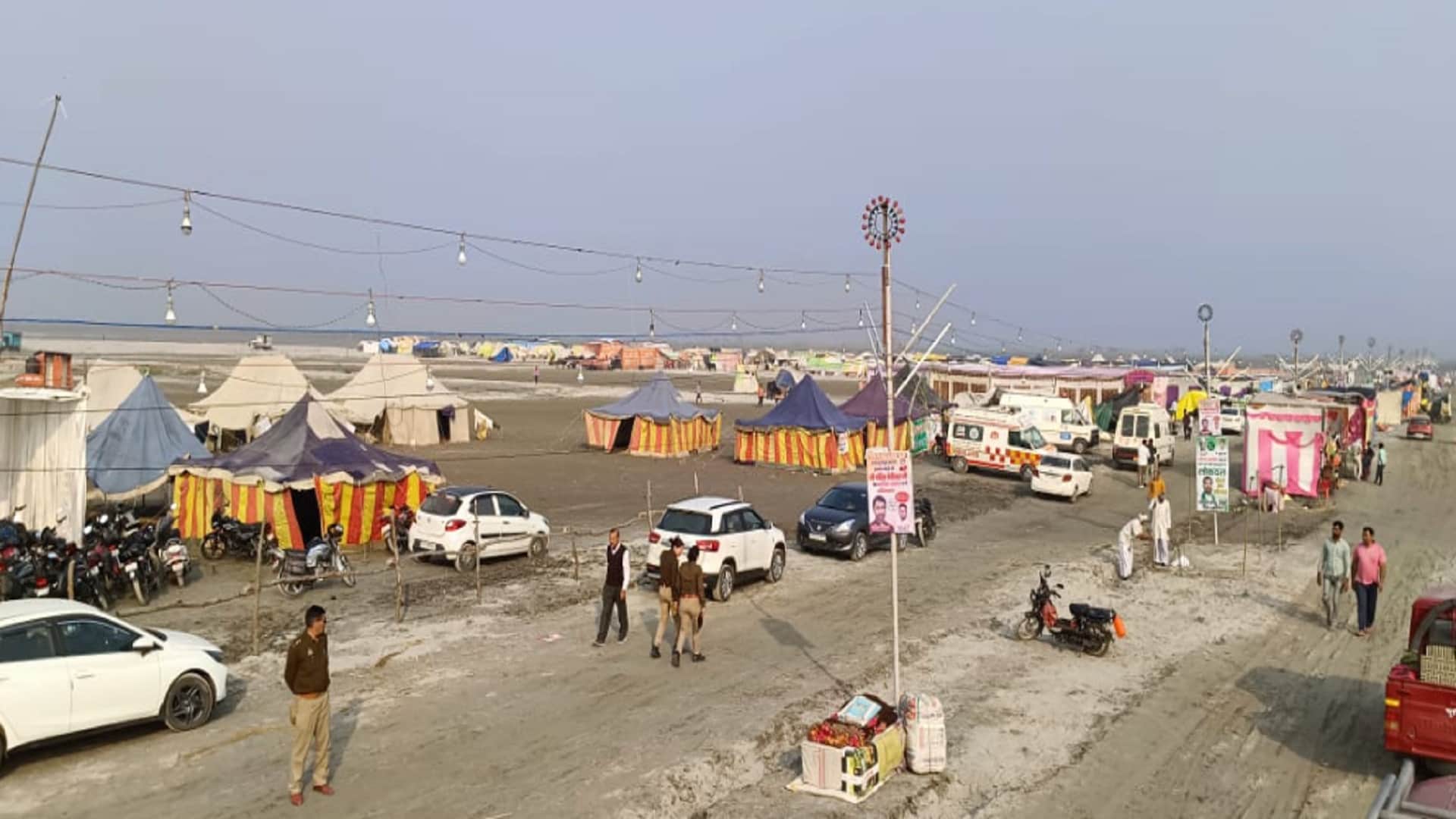 Meerut: A metropolis of tents has settled in Makhdoompur Ganga Fair and many lakhs of devotees will reach