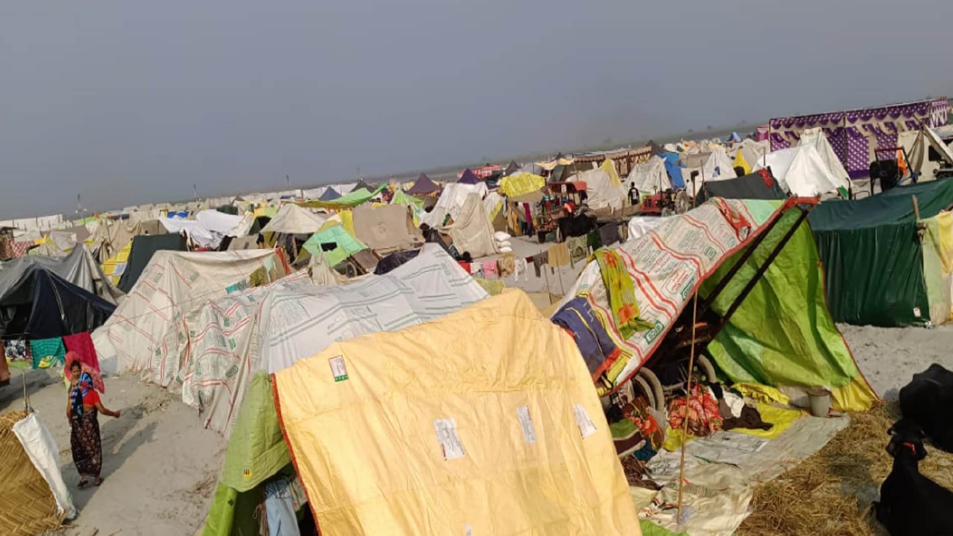 Meerut: A metropolis of tents has settled in Makhdoompur Ganga Fair and many lakhs of devotees will reach