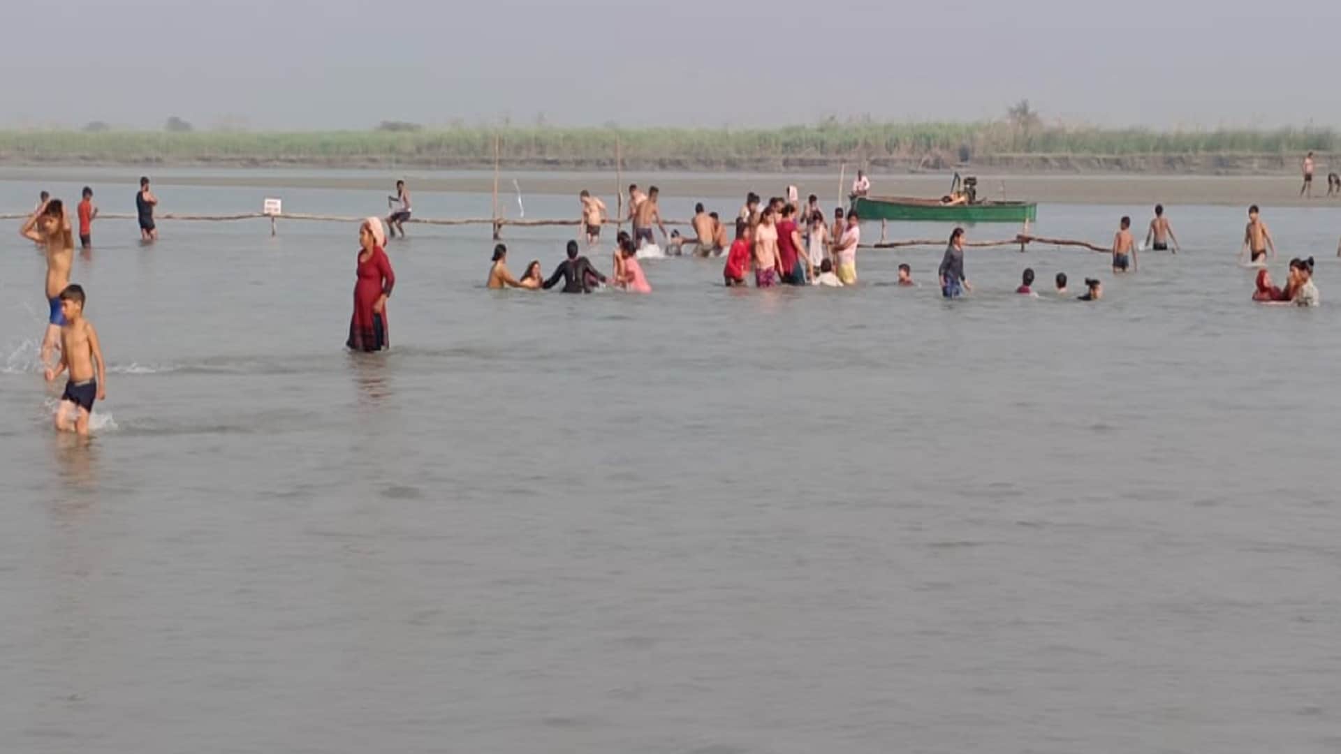 Meerut: A metropolis of tents has settled in Makhdoompur Ganga Fair and many lakhs of devotees will reach
