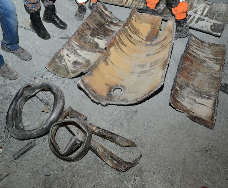 Uttarkashi Tunnel Rescue in Silkyara smell of smoke rising from gas cutter reached to workers