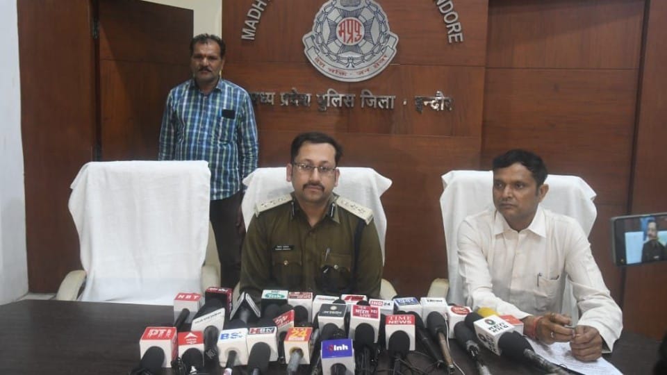 Five arms smugglers from Punjab caught with 12 pistols