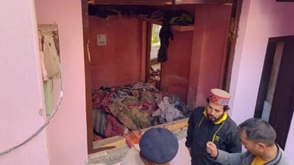 Blast at House doors windows damaged Police start probe in Sultanpur Kullu