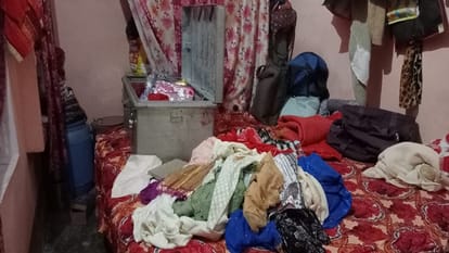 Thieves broke the lock and stole jewellery and cash from the house in Budaun