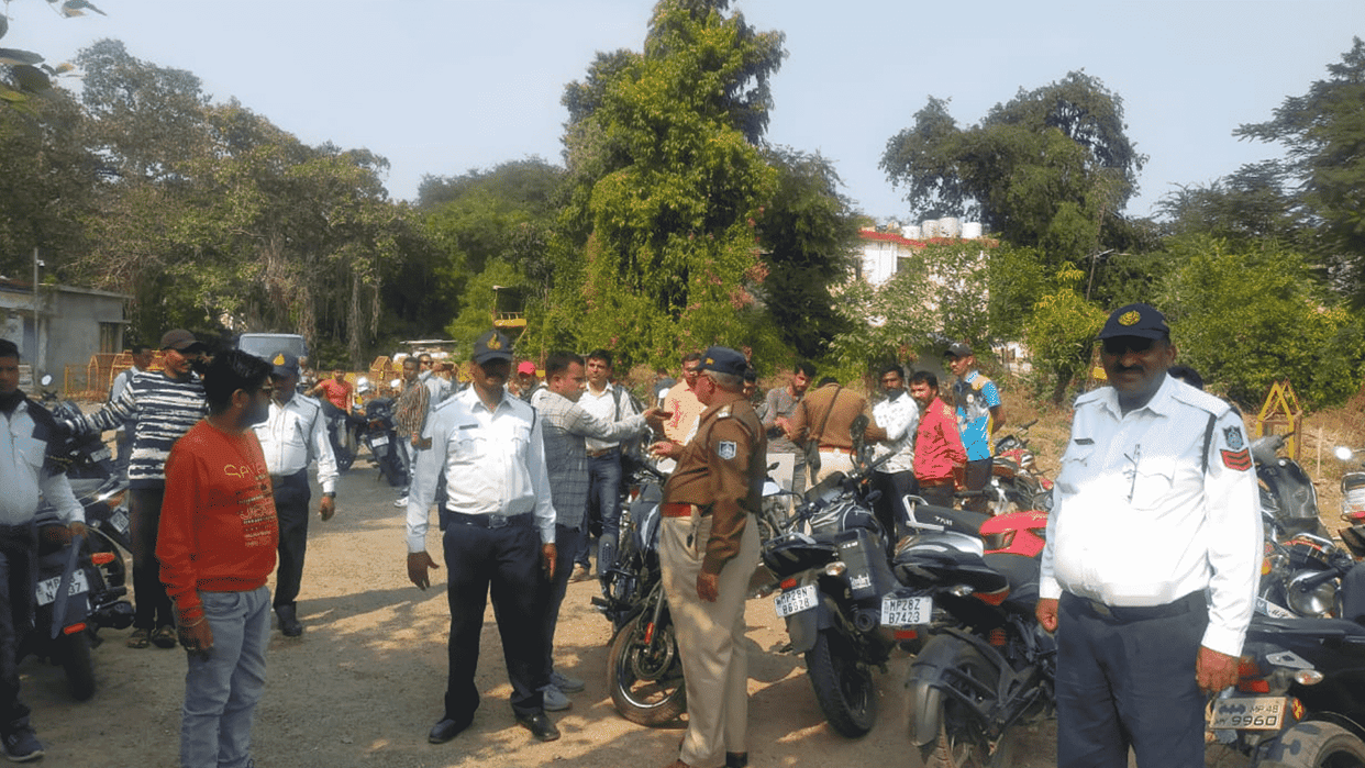 Action will be taken against riding without helmet and seat belt in Chhindwara