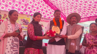 MP Election: A village in Madhya Pradesh where 100 percent voting took place, administration honored people