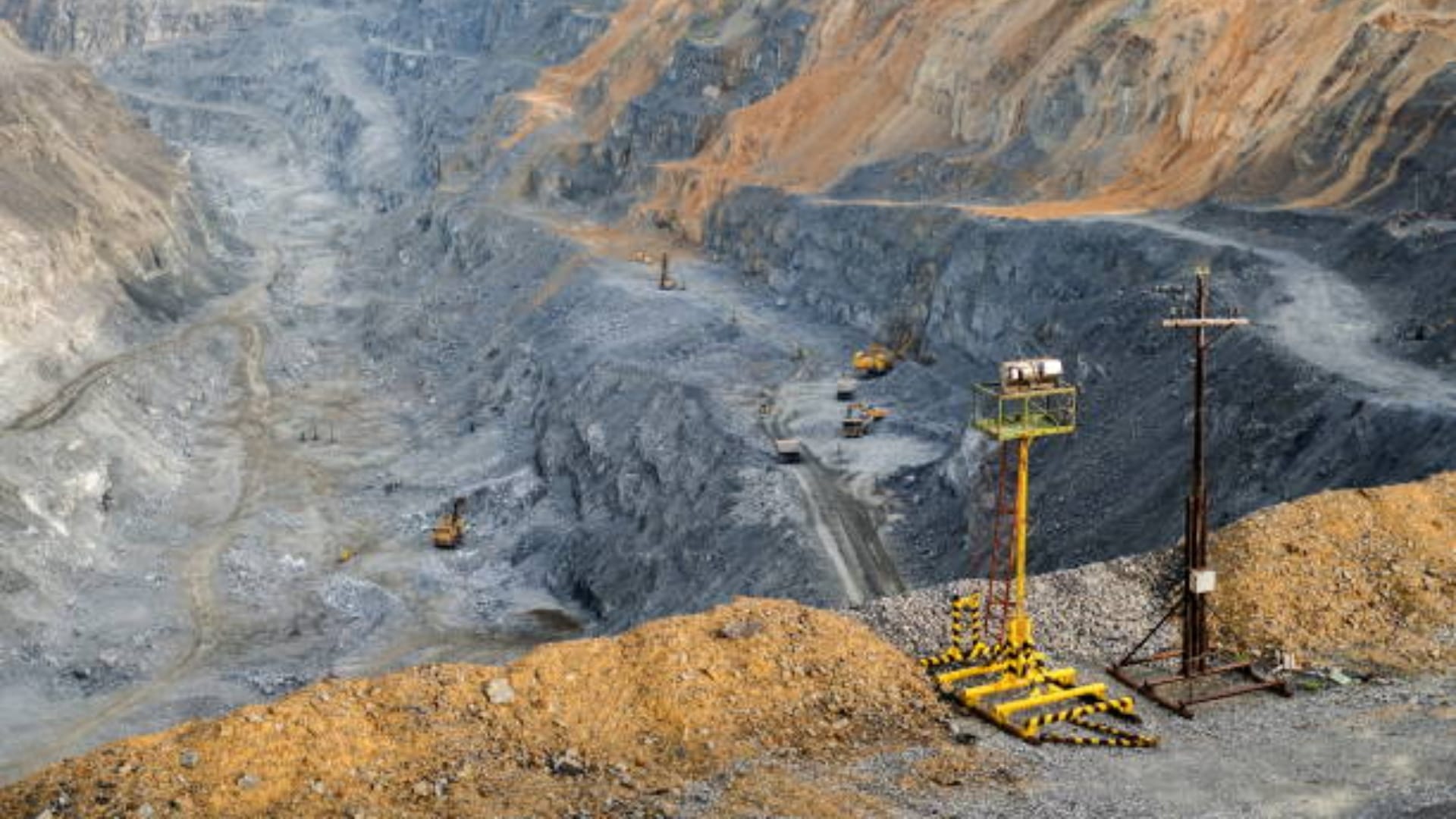 zimbabwean women miners only women get jobs in this aquamarine mining sector in zimbabwe