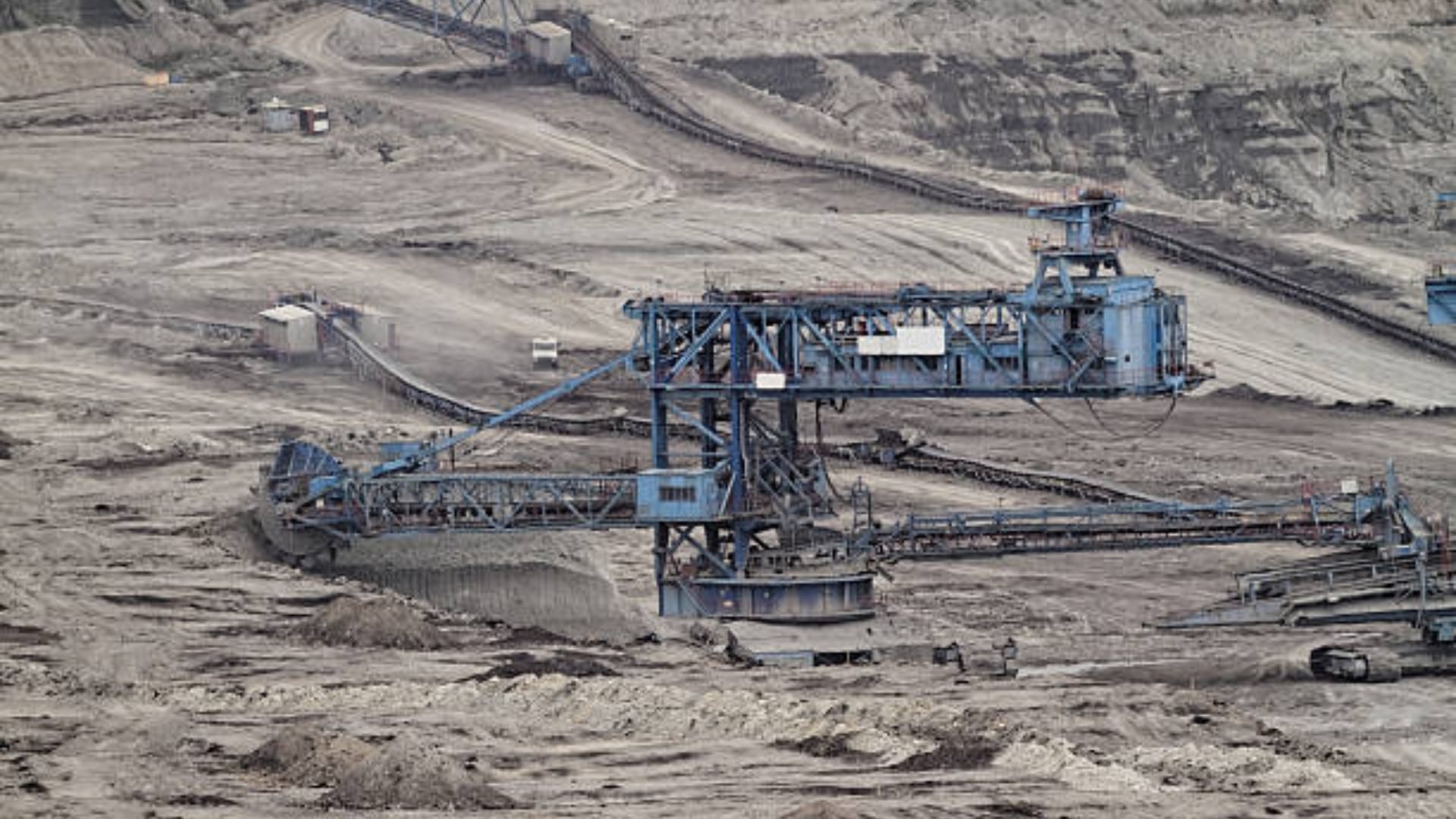 zimbabwean women miners only women get jobs in this aquamarine mining sector in zimbabwe