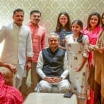 सीएम गहलोत और उनका परिवार।