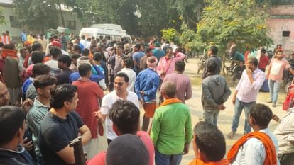Bihar News : मोतिहारी में घर में लगी आग, दंपती समेत परिवार के 3 लोग जिंदा जले, दो की हालत गंभीर Bihar News: Many family members burnt alive in massive fire in Motihari, condition of two is critical