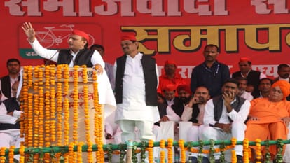 Bijnor: Akhilesh Yadav said that Chief Minister Yogi lies in English and read 10 big things from speech