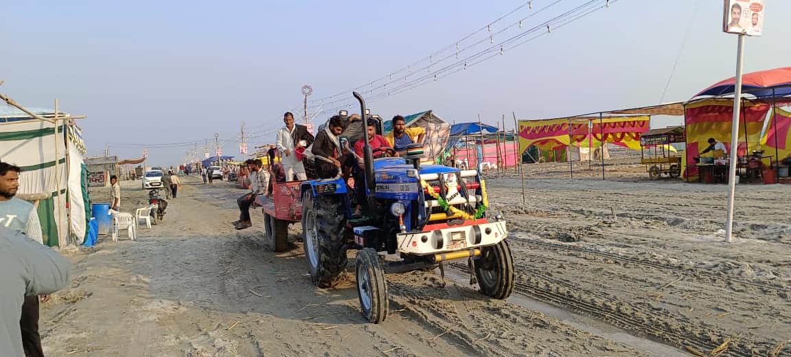 Ganga Snaan 2023: Ganga Ghat started resonating with the cheers of Mother Ganga, devotees camped in the fair