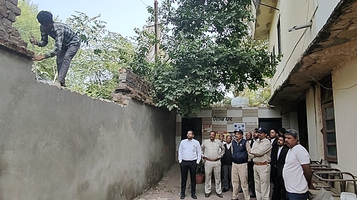 Indore: Solution to 25 year old parking problem of District Court, temporary parking on Home Mill land