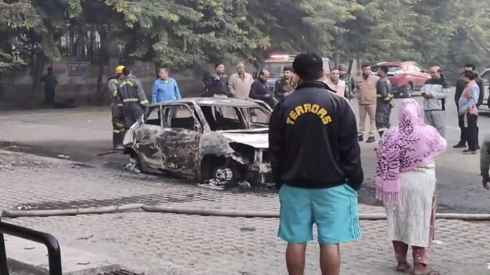 Car fire creates panic in Amrapali Society