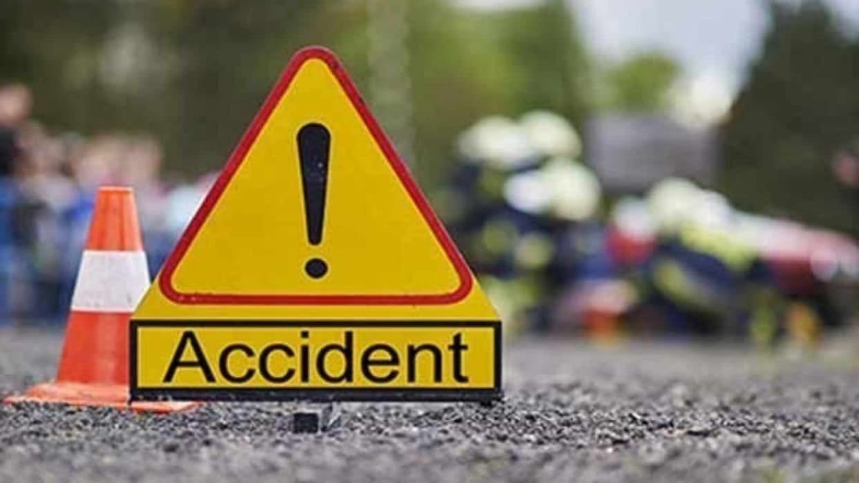 Four including old man and Asha died in road accidents, serious head injury became the cause of death