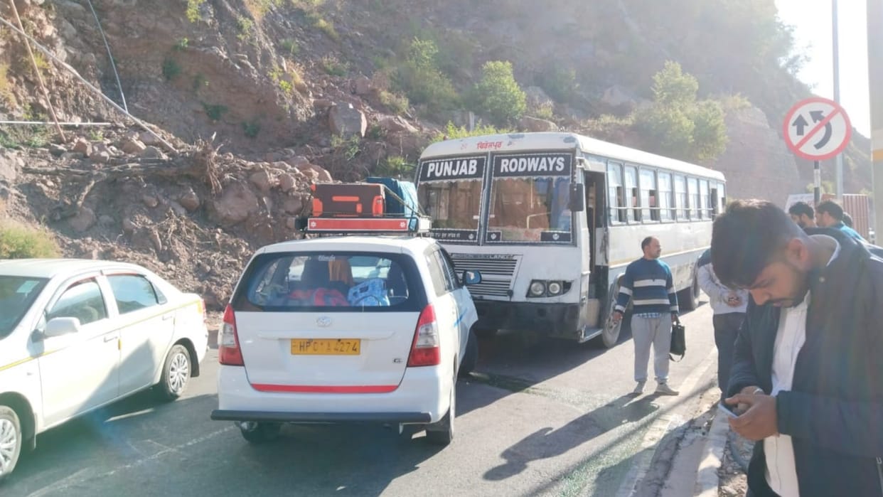 Car Bus Collision near Sanwara Toll Plaza in Solan Himachal Pradesh