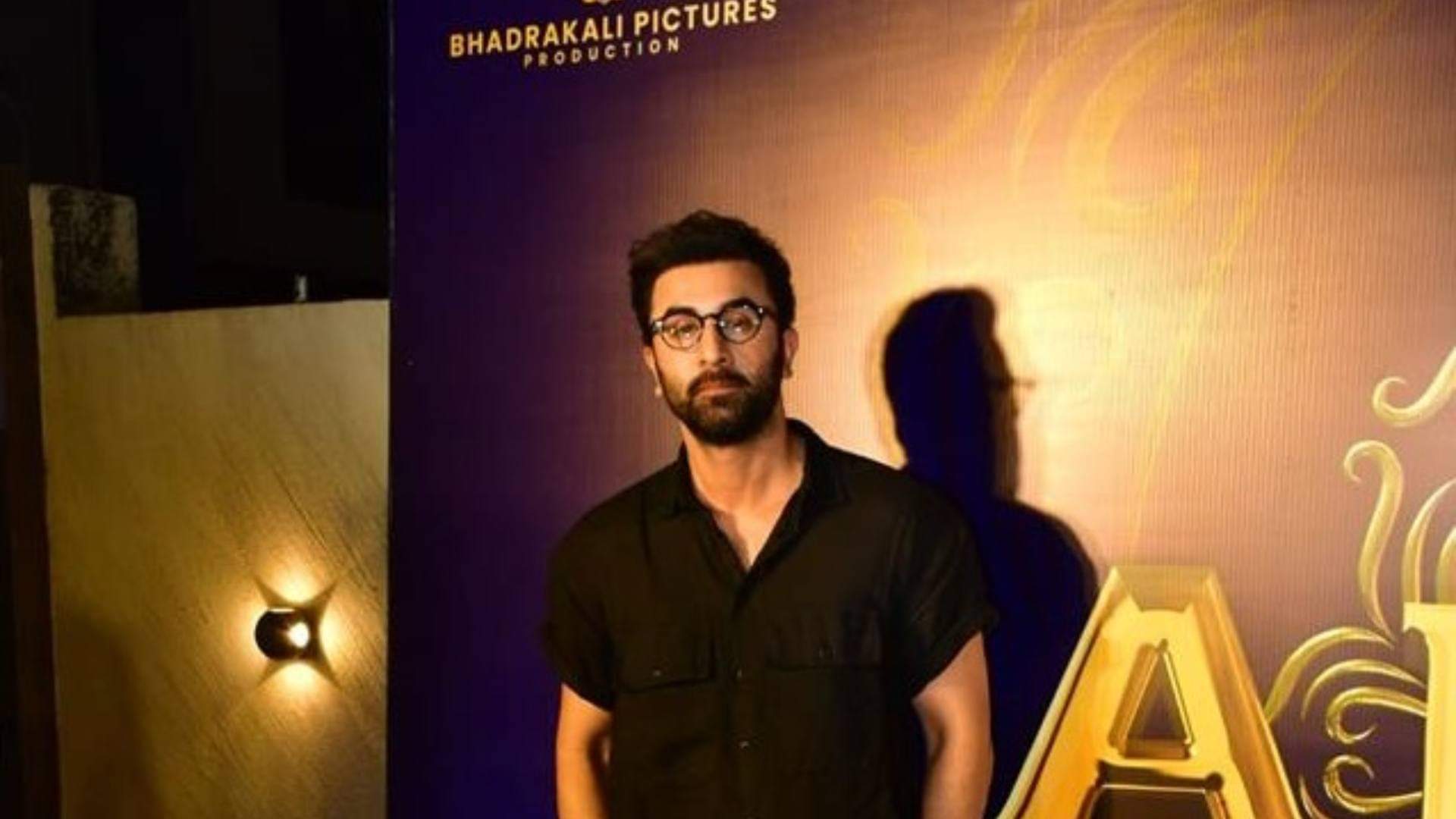 Celebs Love to Eat Homemade Food Deepika Padukone Shah Rukh Khan Ranbir Kapoor Priyanka Chopra Hrithik Roshan