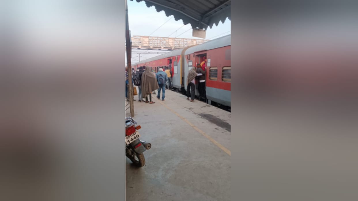 Passengers created ruckus at Sarsawa railway station due to cancellation of Nangal Dam Express