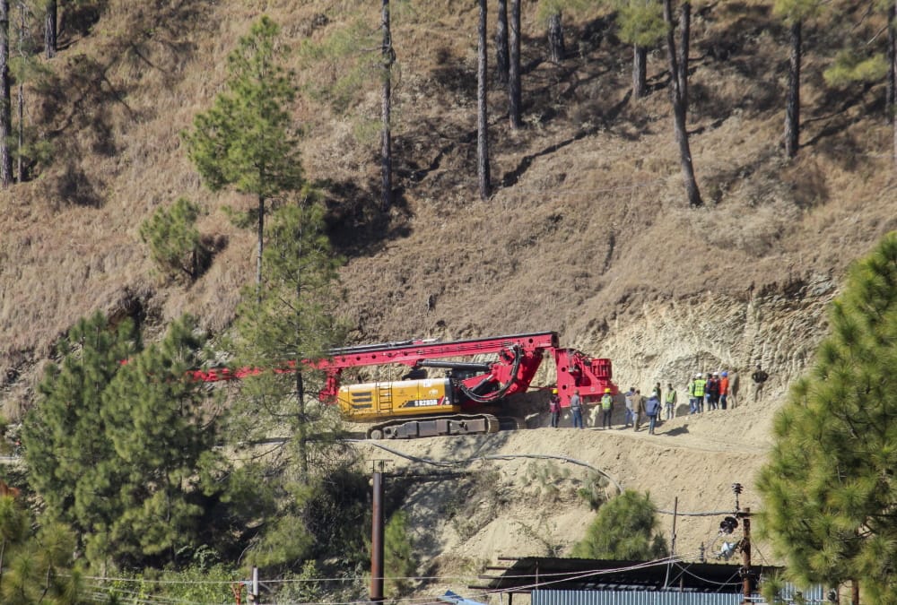 Uttarkashi workers will go into Silkyara tunnel with SDRF soldiers through pipes