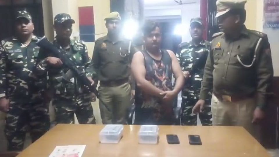 SSB jawans caught Nepali man with gunpowder in Pilibhit
