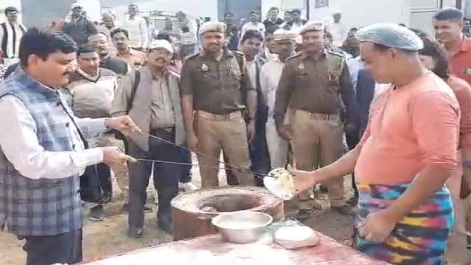 Aligarh DM Indra Vikram Singh baked rotis in tandoor