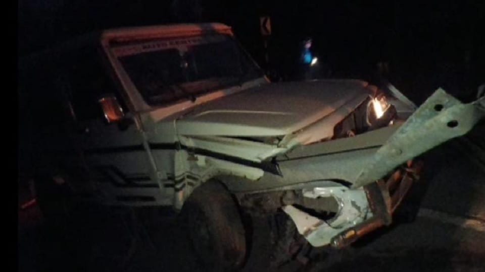 Car went out of control and entered the divider