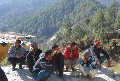 Uttarkashi Tunnel Collapse Rescue Operations 14th Day labourers Parents sad and Emotional Photos