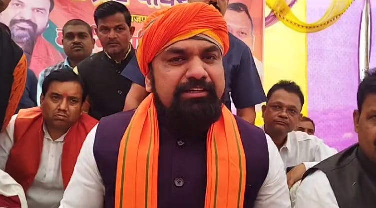 Samrat Chaudhary said - Nitish Kumar wakes up during elections, special status status is a political issue.