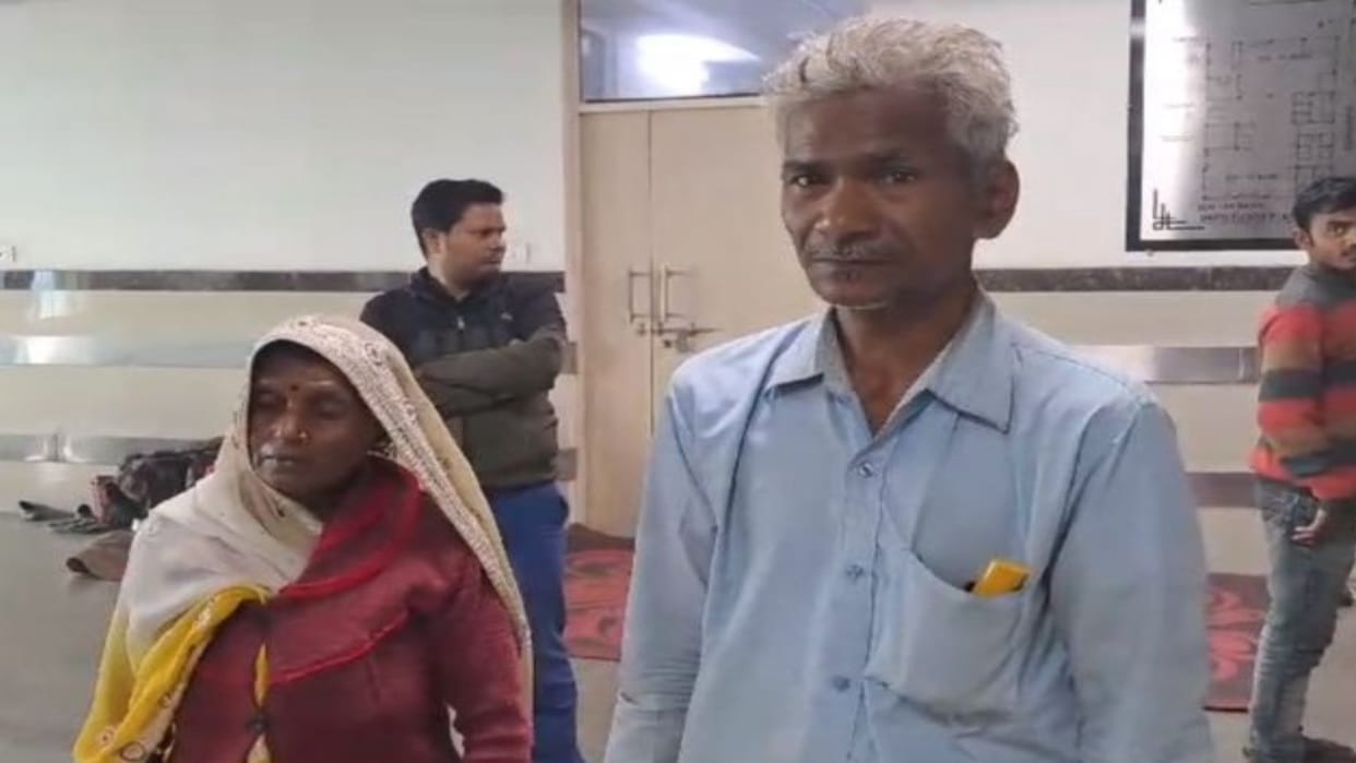 only son of the house is the operator, fighting between life and death in the hospital.
