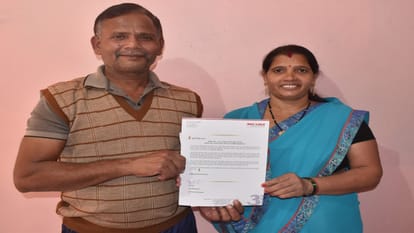 When the parents got the award for their children, they shed tears of joy