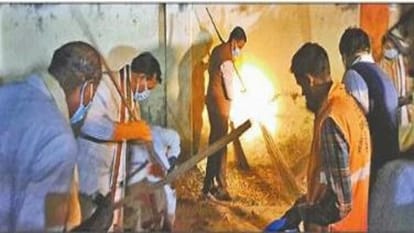 The Governor expressed his displeasure after seeing the dirt. The Vice Chancellor and DM got the broom done at