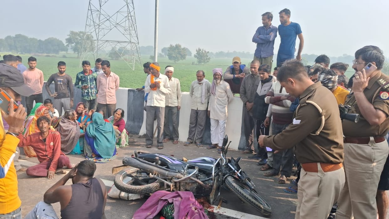 Brutal murder of a girl in broad daylight in Kanpur, attack with knife and axe on a moving bike