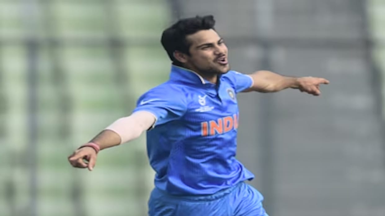 Cricketer Mayank Dagar play from team of Royal Challengers Bangalore in IPL 2024