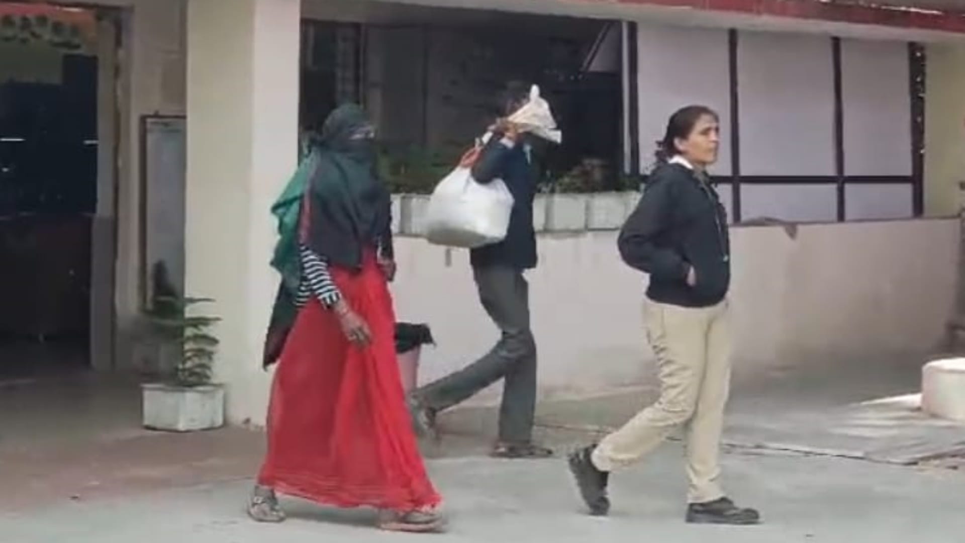 महिला से सामूहिक दुष्कर्म