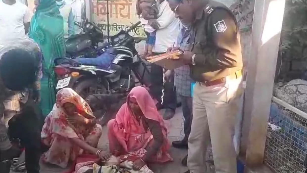 Damoh News Death of newly married woman family members says son-in-law had illicit relations with sister-in-la