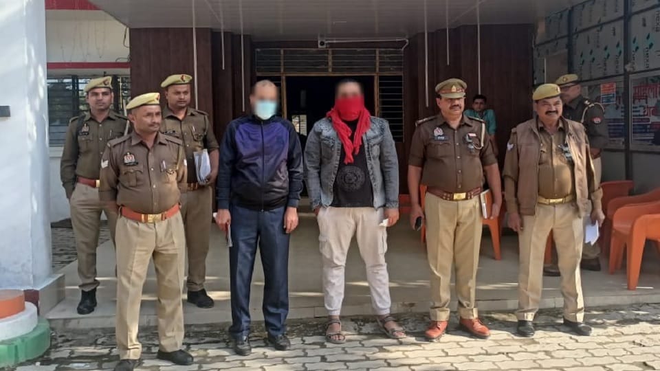 Two Iranian citizens going from India to Nepal with the help of fake documents arrested